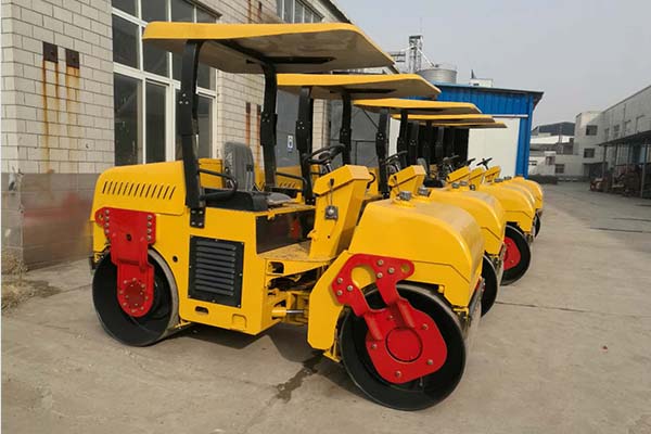 <a href='http://www.xaqiaobo.com' target='_blank'>壓路機</a> <a href='http://www.xaqiaobo.com' target='_blank'>壓路機</a>